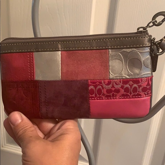 HOLIDAY COACH WRISTLET - Picture 7 of 7